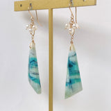 オパライズドウッドと淡水パールのピアス