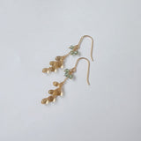 ビアクォーツとグリーンアパタイトのミモザピアス