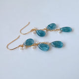 カイヤナイトと淡水パールのピアス