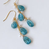 カイヤナイトと淡水パールのピアス