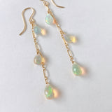 ドロップカットオパールの三連ピアス