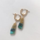 オパライズドウッドの一石ピアスチャーム