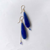 大きなラピスラズリと小さなタンザナイトのドロップピアス