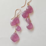 ピンクサファイアのグラデーションピアス
