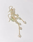 ラウンドカットオパールのセミロングピアス