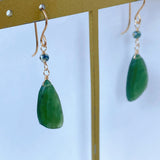 サーペンティンとグリーンサファイアのピアス