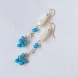 スリーピングビューティーターコイズとホワイトシェル、淡水パールのピアス