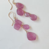 ピンクサファイアのグラデーションピアス