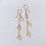 ドロップカットオパールの三連ピアス