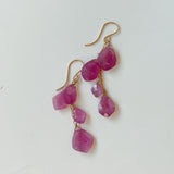 ピンクサファイアのグラデーションピアス