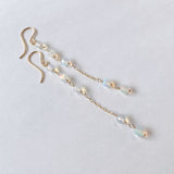 ラウンドカットオパールのステーションロングピアス