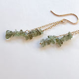 モルダバイトのダブルラインピアス