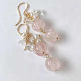 ローズクォーツと両剣水晶、淡水パールのピアス