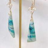 オパライズドウッドと淡水パールのピアス