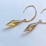 ロゼンジステップカットシトリンの一粒ピアスB