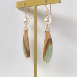 オパライズドウッドとアコヤパールのピアス5-31