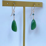 サーペンティンとグリーンサファイアのピアス