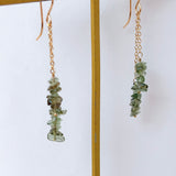 モルダバイトのダブルラインピアス