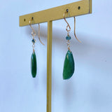 サーペンティンとグリーンサファイアのピアス