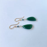 サーペンティンとグリーンサファイアのピアス