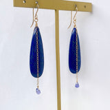 大きなラピスラズリと小さなタンザナイトのドロップピアス