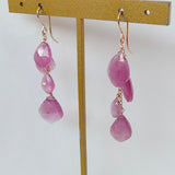 ピンクサファイアのグラデーションピアス