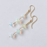 ラウンドカットオパールの三連ピアス