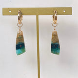 オパライズドウッドの一石ピアスチャーム