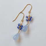 天然ブルーカルセドニーとタンザナイトのピアス