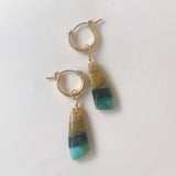 オパライズドウッドの一石ピアスチャーム