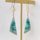 オパライズドウッドと淡水パールのピアス