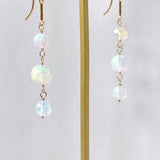 ラウンドカットオパールの三連ピアス