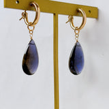 バフトップカットの大粒アイオライトの一石ピアスチャーム