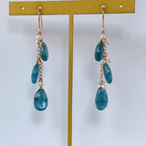 カイヤナイトと淡水パールのピアス