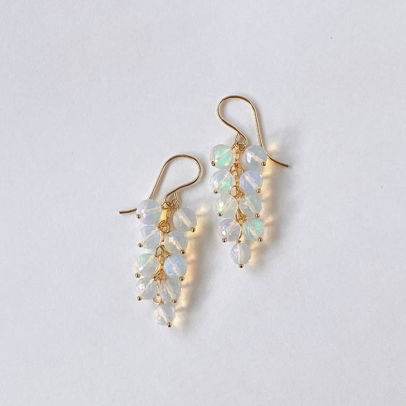 【YN様専用】ラウンドカットオパールのふさふさピアス