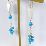 スリーピングビューティーターコイズとホワイトシェル、淡水パールのピアス