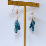 カイヤナイトとムーンストーンのブーケピアス