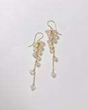 ラウンドカットオパールのセミロングピアス