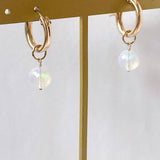 ラウンドカットオパールの一石ピアスチャーム