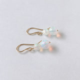 ラウンドカットオパールの雪だるまピアス