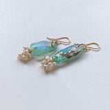 ローマングラスと淡水パールのフリルピアス