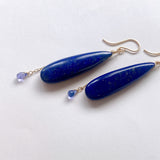 大きなラピスラズリと小さなタンザナイトのドロップピアス