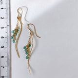 コロンビア産エメラルドのドロップカービングピアス