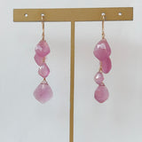 ピンクサファイアのグラデーションピアス