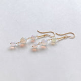 ラウンドカットオパールの三連ピアス