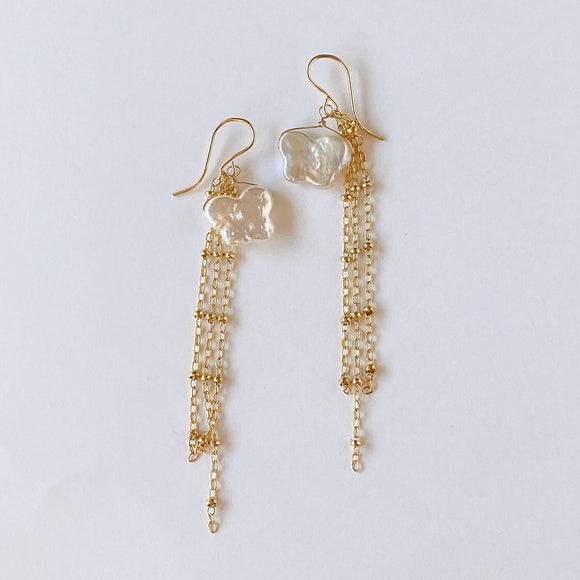 Butterfly pearl chain fringe earrings 