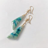 オパライズドウッドと淡水パールのピアス