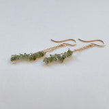 モルダバイトのダブルラインピアス