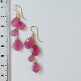 ピンクサファイアのグラデーションピアス