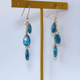 カイヤナイトと淡水パールのピアス